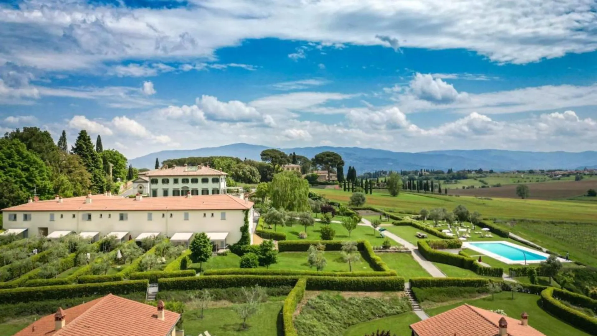 Borgo Syrah Villa Cortona Italy