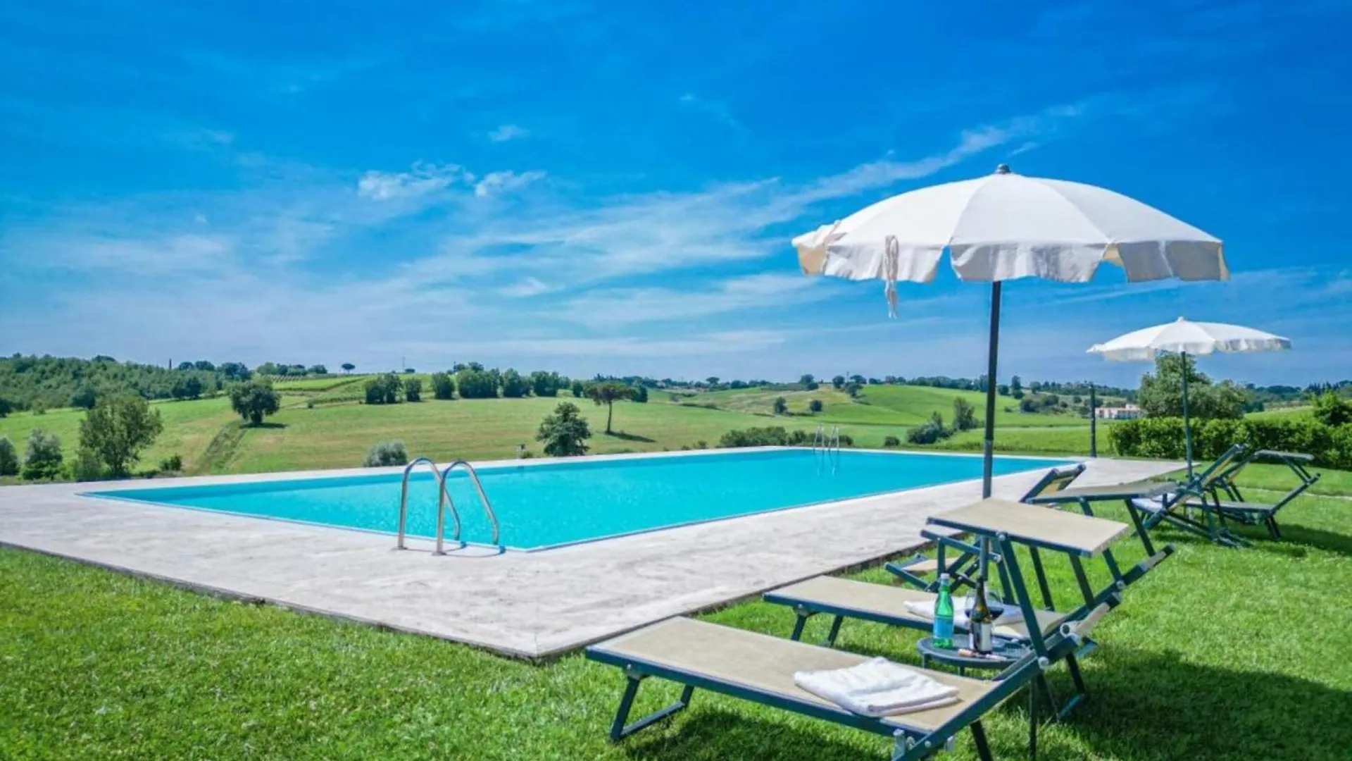 Borgo Syrah Villa Cortona Italy