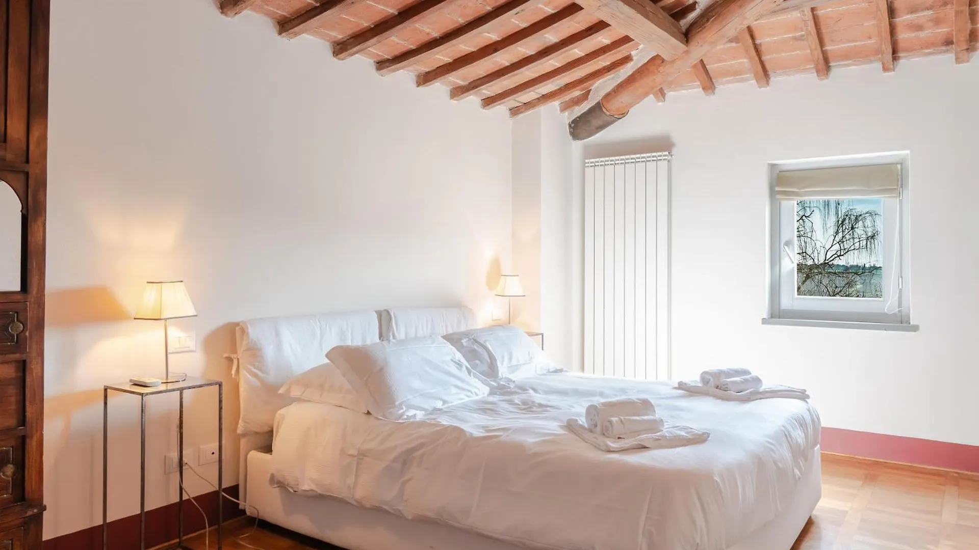 Borgo Syrah Villa Cortona Italy